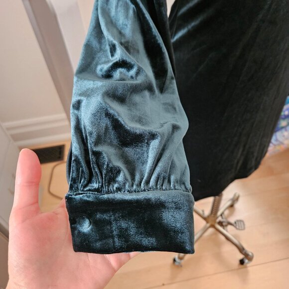 Dex Festive Green Velvet Dress - Picture 3 of 4